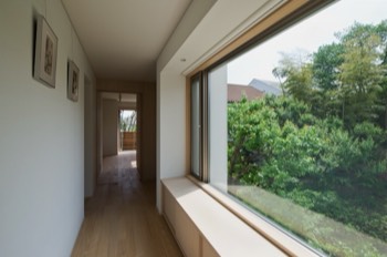 Second floor corridor towards family room	   Second floor corridor towards family room